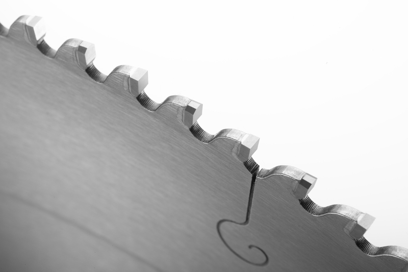 Pisau gergaji khusus aluminium/tembaga