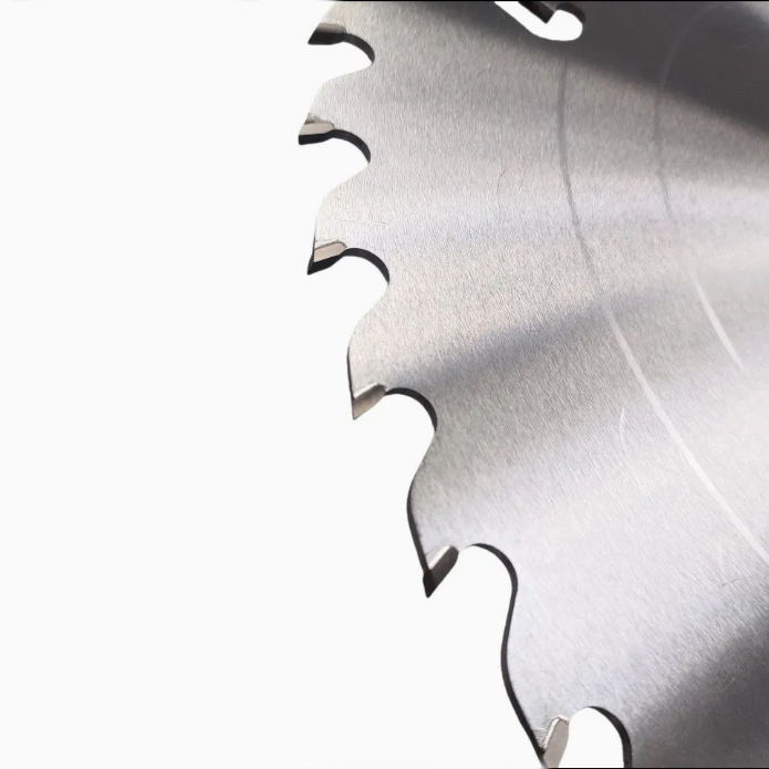 Gergaji multi-blade dengan scraper